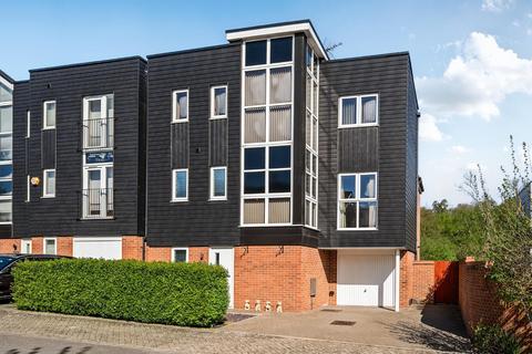 Campion Close, Ashford TN25 3 bed detached house for sale