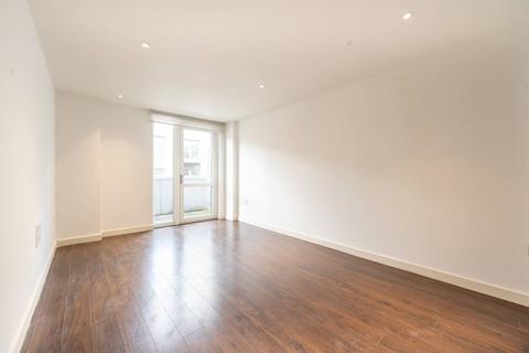 Devan Grove, Manor House, London, N4 2 bed flat for sale