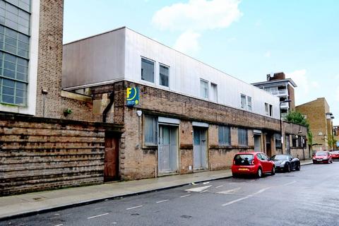 Orsman Road, Hoxton, London, N1 2 bed terraced house for sale