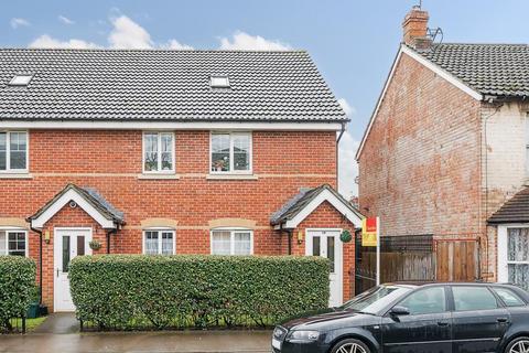 Newbury,  Berkshire,  RG14 2 bed maisonette for sale