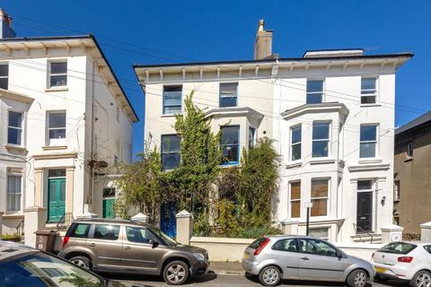 York Villas, Brighton, BN1 3TS 2 bed apartment for sale
