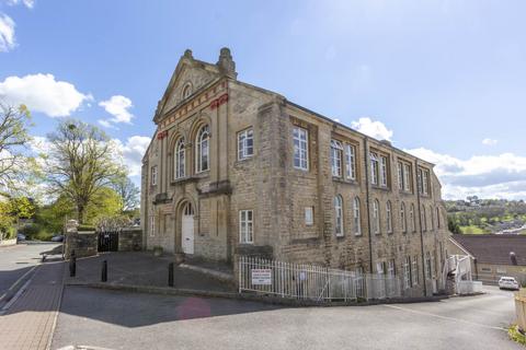 Castle Court, Castle Street, Stroud 1 bed apartment for sale