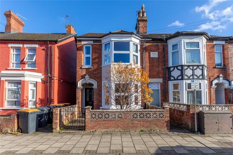 Foster Hill Road, Bedford... 4 bed end of terrace house for sale