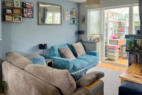 Coulsdon CR5 4 bed semi
