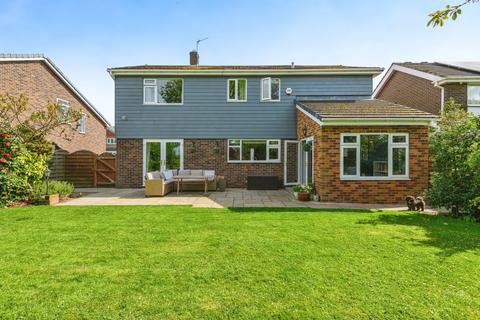 Ennerdale Avenue, West Yorkshire WF12 5 bed detached house for sale