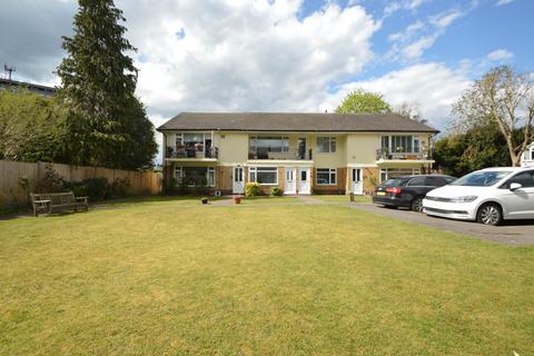 ADDLESTONE 2 bed maisonette for sale