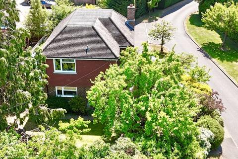 Ottways Lane, Ashtead 3 bed property for sale
