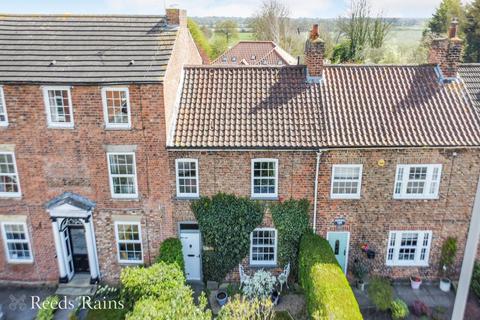 Main Street, York YO30 2 bed terraced house for sale