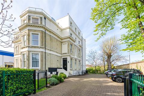 Streatham High Road, London, SW16 2 bed apartment for sale