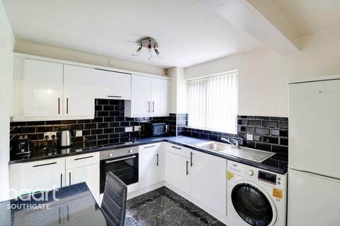 Pickard Close, London 2 bed apartment for sale