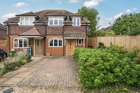 Boxall Gardens, Kings Worthy... 3 bed semi