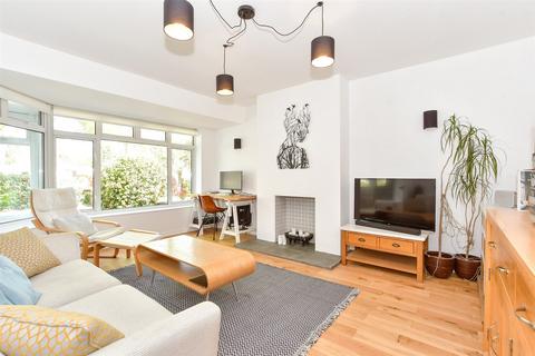 Selangor Avenue, Emsworth PO10 2 bed semi