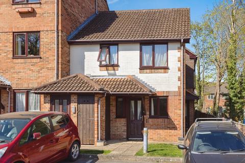 St Benedicts Close, Aldershot GU11 1 bed retirement property for sale