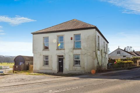 Carmarthen SA32 4 bed semi