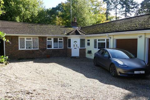 Copthorne Common, Copthorne, Crawley 4 bed detached bungalow for sale