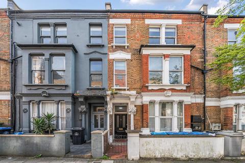 Glengall Road, Queens Park, London, NW6 2 bed flat for sale