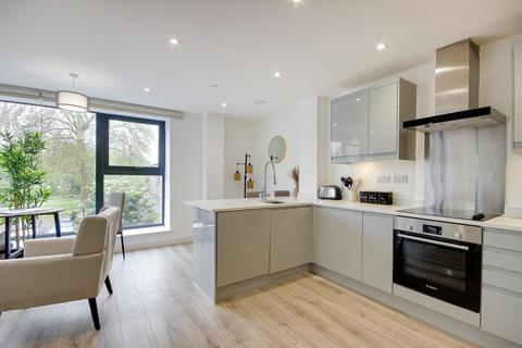 1A Hillreach, London, SE18 3 bed flat for sale