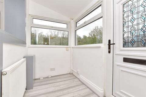 Croydon Road, Caterham CR3 1 bed ground floor maisonette for sale
