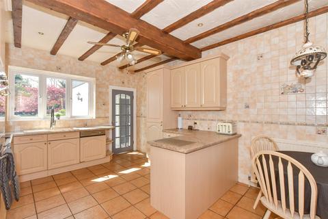 Butts Green Road, Hornchurch, Essex 4 bed detached house for sale