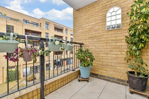 Chambray House, Wallington SM6 2 bed apartment for sale