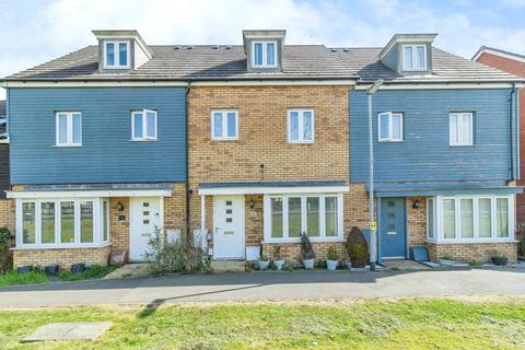 Sparrow Path, Leighton Buzzard LU7 4 bed terraced house for sale