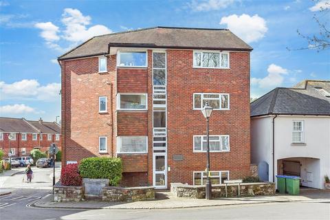 Surrey Street, Arundel, West Sussex 2 bed flat for sale