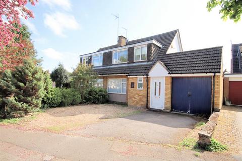 Meadow Road, Toddington, Dunstable 3 bed semi