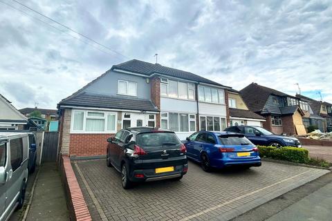 Dovedale Road, Wolverhampton WV4 3 bed semi