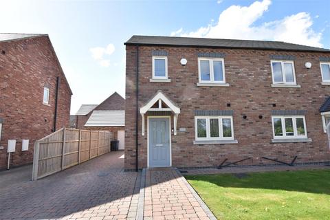 Top Farm Gardens, New Waltham DN36 3 bed semi