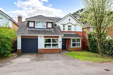 Heathside Park, Camberley, Surrey, GU15 6 bed detached house for sale