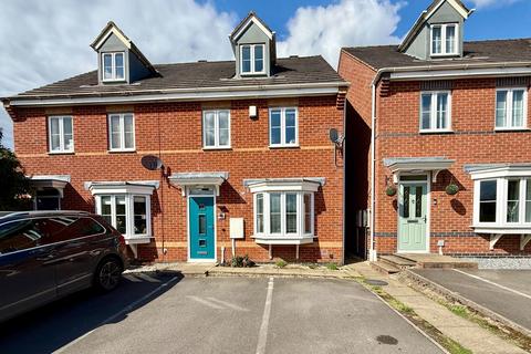 Queen Victoria Drive, Swadlincote DE11 3 bed semi