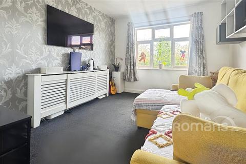 Park View Road, Uxbridge, Middlesex 1 bed maisonette for sale