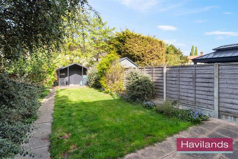 Carpenter Gardens, London 3 bed terraced house for sale