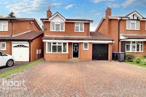 Lichfield Drive, Northampton 3 bed detached house for sale