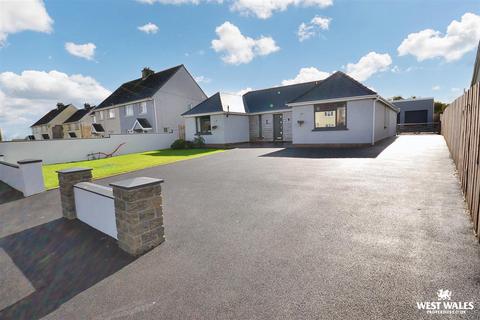 Tavernspite, Whitland 4 bed detached bungalow for sale