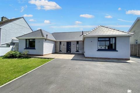 Tavernspite, Whitland 4 bed detached bungalow for sale