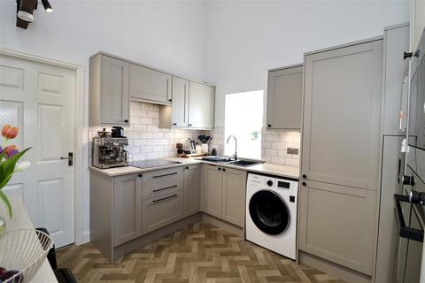 Hudson Court, Market Weighton, York 2 bed apartment for sale