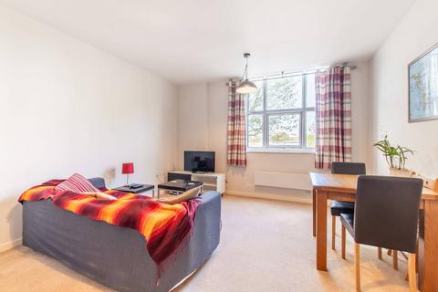 Bromyard Avenue, East Acton, London, W3 1 bed flat for sale