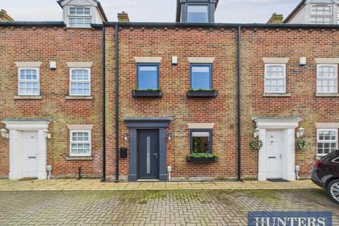 Flemingate Court, Beverley, HU17 0SZ 3 bed townhouse for sale
