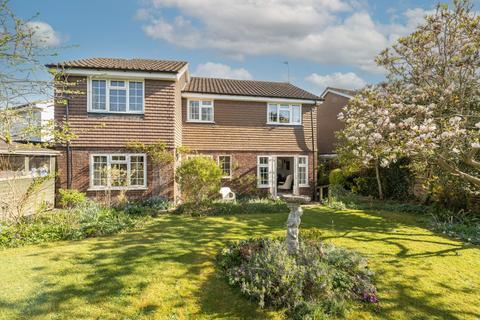 Haglis Drive, Aylesbury HP22 4 bed detached house for sale