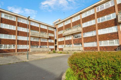 Sutherland Close, Bognor Regis 3 bed maisonette for sale
