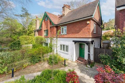Sanderstead Road, Sanderstead 3 bed semi