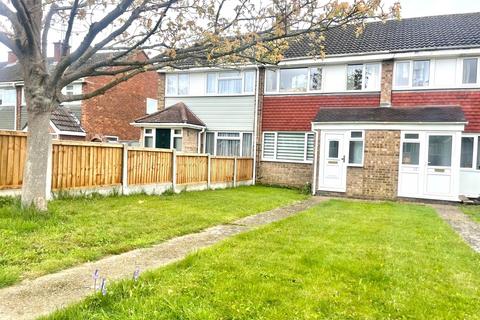 Blackmore Walk, Rayleigh, Essex, SS6 3 bed terraced house for sale