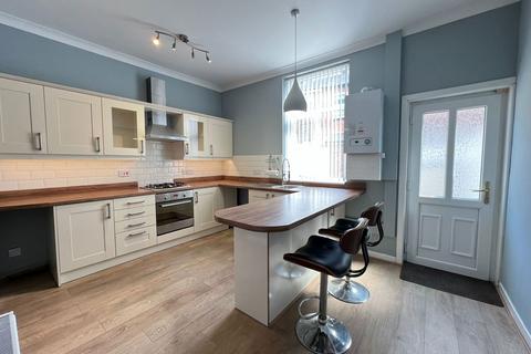Clarendon Road, Hyde, SK14 2JX 2 bed terraced house for sale