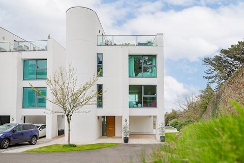 6 Upper Castle View, Blackpill 4 bed detached house for sale