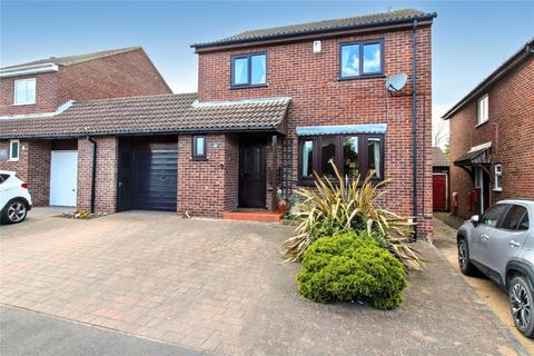 Mail Close, West Yorkshire LS15 4 bed link detached house for sale