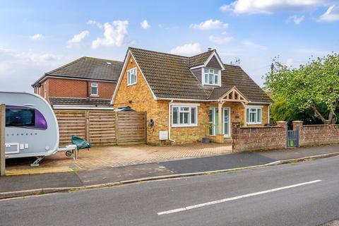 Locks Road, Locks Heath, Hampshire, SO31 2 bed detached house for sale