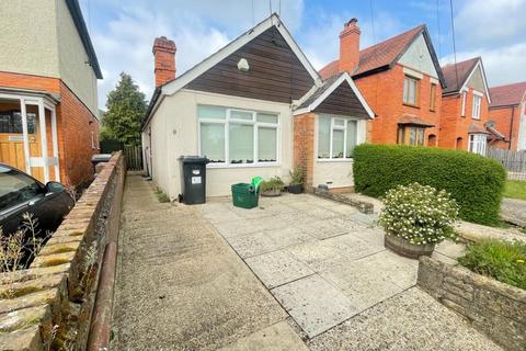 Green Lane,  Thatcham,  Berkshire,  RG19 1 bed detached bungalow for sale