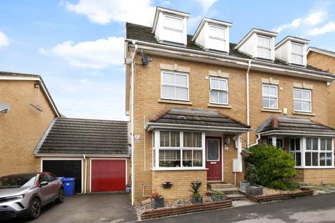 Boole Heights, Bracknell RG12 5 bed semi