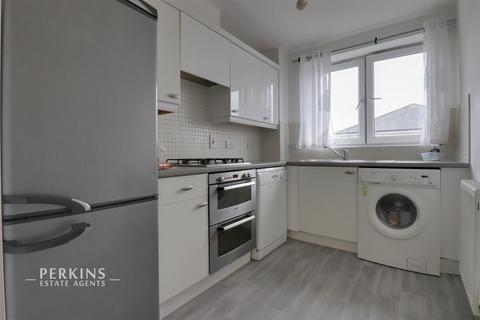 Northolt, UB5 2 bed apartment for sale